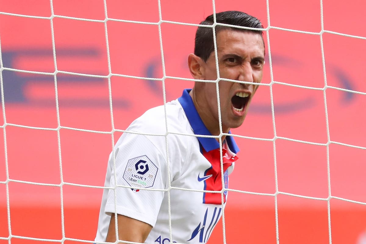 El centrocampista argentino del Paris Saint-Germain, Angel Di Maria, celebra tras marcar un gol durante el partido de fútbol francés L1 entre OGC Nice y Paris Saint Germain en el estadio Allianz Riviera en Niza, sureste de Francia, el 20 de septiembre de 2020