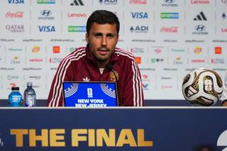 De la Fuente: nervios por helicóptero, nada de marcaje individual a Messi y Lamine está "perfecto"