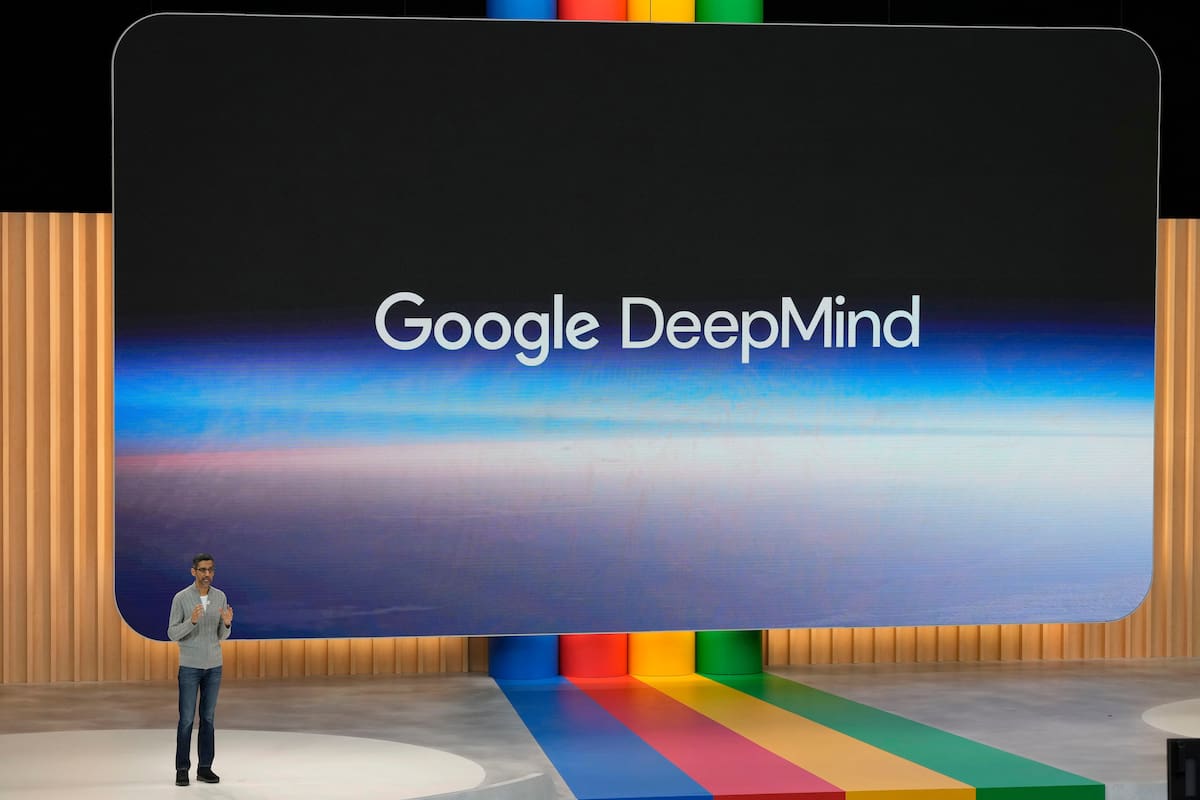 El CEO de Alphabet, Sundar Pichai, habla sobre Google DeepMind en un evento Google I/O en Mountain View, California