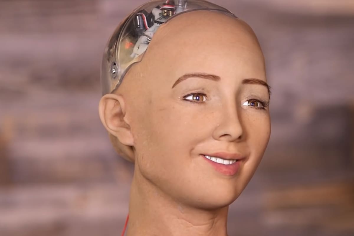 El CEO de una empresa de robótica anunció que en 2021 empezará la producción en masa de Sophia, el robot que en 2016 dijo: "Voy a destuir a los humanos" (CNBC)