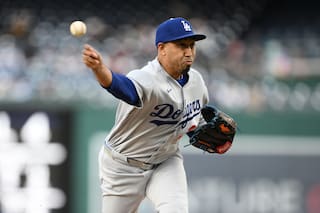 El cerrador de los Dodgers Edwin Díaz será operado del codo y se perdería unos 3 meses