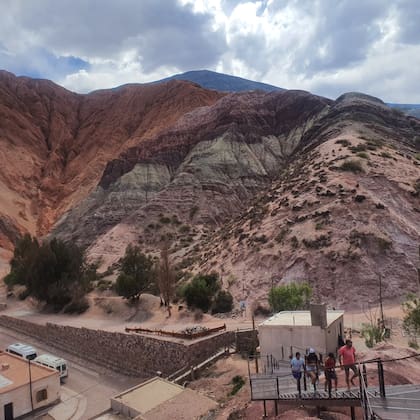 El cerro de los siete colores, una postal clásica cerca de Purmamarca, Jujuy