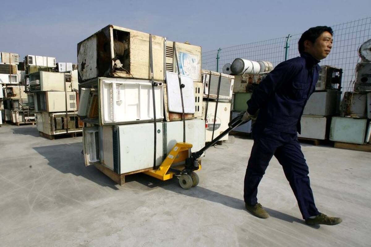 El CFC-11 está en los aislantes que se encuentran dentro de las puertas y paredes de las viejas neveras.