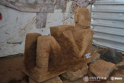 El chac mool encontrado en Pátzcuaro, Michoacán, tiene 90 cm de largo por 80 de alto y un peso de 200 kg.