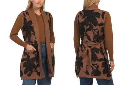 El chaleco con cuello chal que se vende en Marshalls es de poliéster buena calidad (Marshalls)