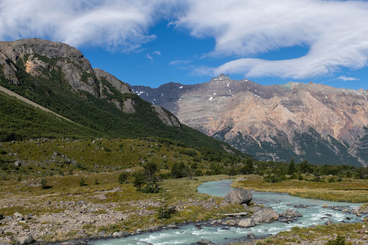 El Chaltén es ideal para hacer caminatas, entre ríos y lagos en busca de glaciares y buenas vistas del monte Fitz Roy