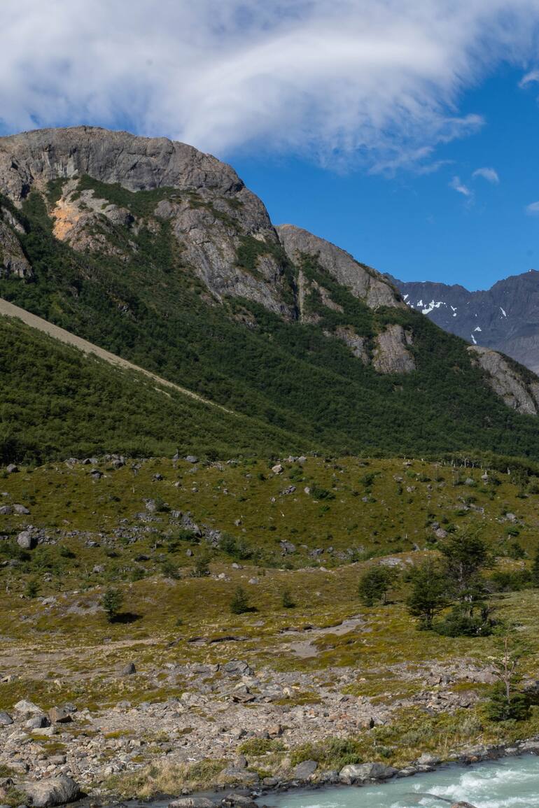 El Chaltén es ideal para hacer caminatas, entre ríos y lagos en busca de glaciares y buenas vistas del monte Fitz Roy