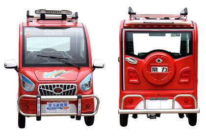 El Chang Li está equipado con una rueda de auxilio y sus baterías se pueden recargar con un transformador con un enchufe tradicional que se conecta a la red eléctrica hogareña