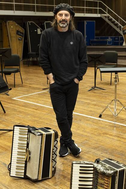 El Chango Spasiuk celebra esta noche, en el Teatro Colon, sus 35 años de trayectoria
