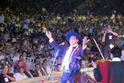 El Chaqueño Palavecino convocó multitudes en Jesús María y quedó gente afuera. Hasta ahora pasaron por el encuentro folklórico 50 mil personas