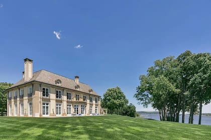 El chateau de Jon Bon Jovi en Nueva Jersey es la segunda propiedad que el cantante pone a la venta este año.