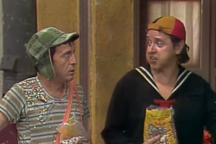 El Chavo y Kiko. Carlos Villagrán tuvo que cambiar el nombre del personaje varias veces para poder seguir haciéndolo.
