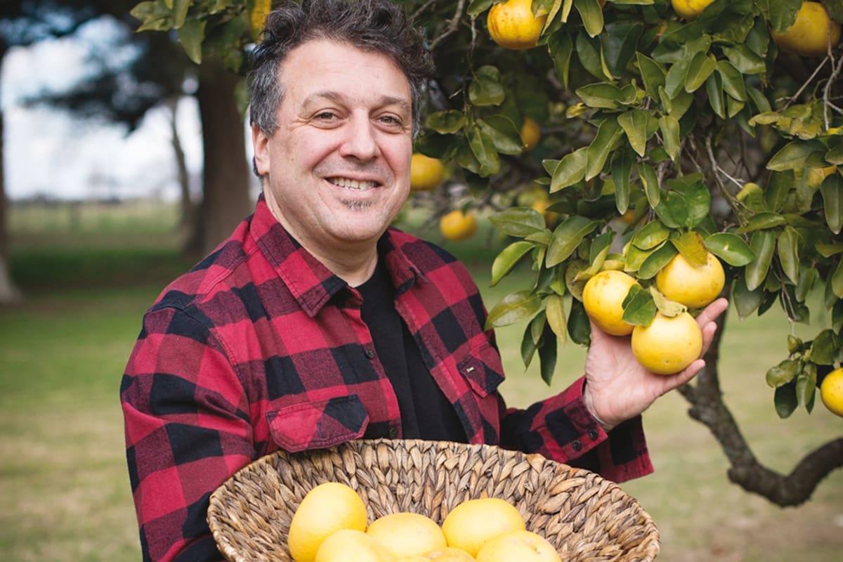 El chef de San Martín de los Andes potencia los sabores de estos cítricos al calor del horno de leña. Ácido, amargo y dulce a la vez, el contraste ideal de un bocado memorable