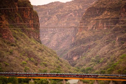 El Chepe, recorre el tramo que une la ciudad de Los Mochis con Chihuahua en México.