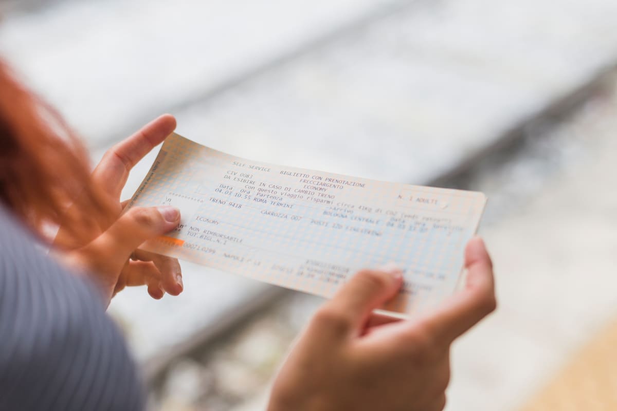 El cheque de US$500 del IRS que pueden recibir ciertas personas empieza a reducirse si sus ingresos brutos ajustados superan los US$200 mil