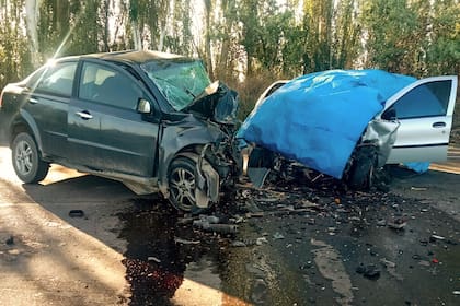 El Chevrolet Aveo y el Fiat Palio que chocaron de frente en la ruta provincial 24, en el departamento de Lavalle, al norte de la ciudad de Mendoza