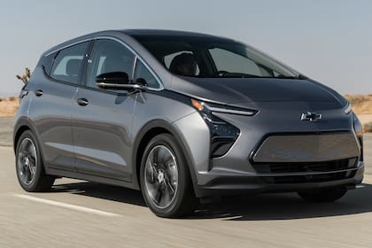 El Chevrolet Bolt 2027 volverá al mercado tras una pausa de tres años, con mejoras en autonomía, batería y conectividad que lo colocan en un segmento clave de los autos eléctricos en Estados Unidos