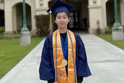 El chico, de 12 años, obtendrá cinco títulos en el Fullerton College de California, EE.UU.