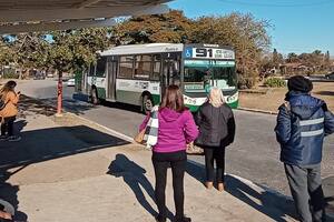 El chico fue asistido por una vecina que lo contuvo hasta que llegó la Policía luego de recibir el disparo al bajar de la línea 91 de colectivo