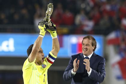 El chileno Bravo, el mejor arquero de la Copa América