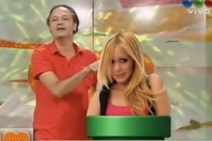 El chimentero suele ser irónico e hiriente a la hora de hablar de algunos artistas