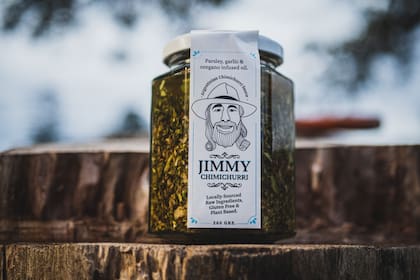 El chimichurri surgió como un proyecto para poder seguir facturando, pero se convirtió en su producto estrella