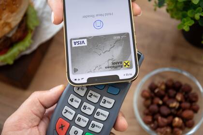 El chip NFC es el que habilita, entre otras cosas, los pagos móviles; la nueva versión de NFC 15 extiende el alcanza y velocidad de transmisión de datos