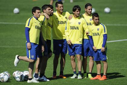 El Chiqui Pérez (en el medio) junto a sus compañeros