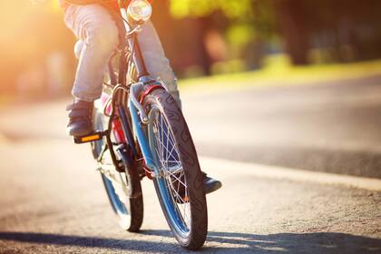 El chiquito se hizo famoso por recorrer en bicicleta más de treinta cuadras para devolver dinero que encontré en la calle.