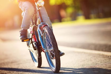 El chiquito se hizo famoso por recorrer en bicicleta más de treinta cuadras para devolver dinero que encontré en la calle.