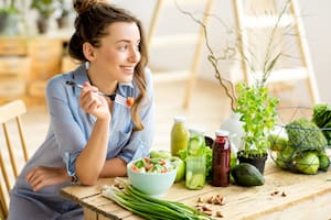 El ingrediente que no debería faltar en una ensalada veraniega: aporta carbohidratos complejos y fibra