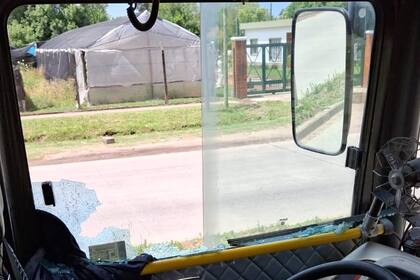 El chofer fue golpeado con una llave cruz en el brazo