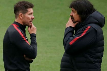 El Cholo Simeone y el Mono Burgos, una sociedad ganadora durante muchas temporadas en Atlético de Madrid.