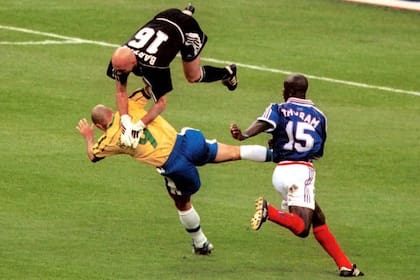 El choque con Fabian Barthez lo dejó nocaut por un buen rato