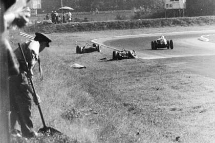 El choque en Monza, antes de la curva