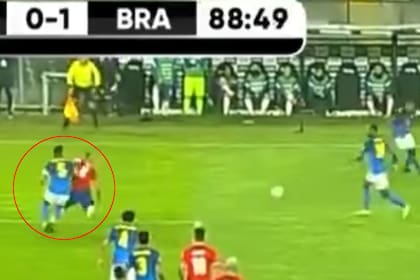 El choque entre Casemiro y Vidal: Chile reclamó penal por esta jugada