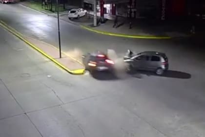 El choque fue registrado por las cámaras de seguridad