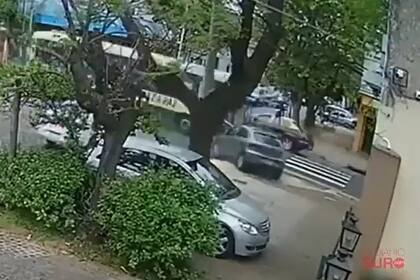 El choque se produjo en el cruce de Alvear y Uriarte