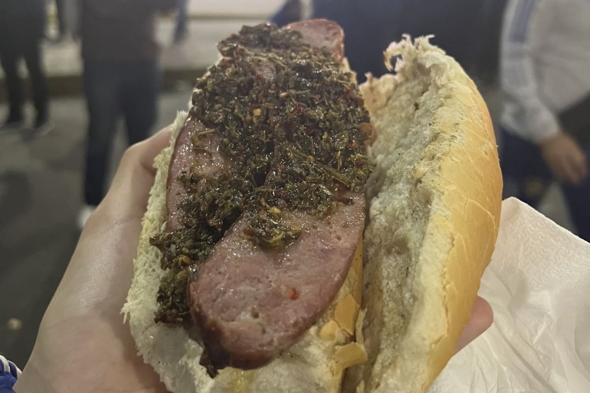 El choripan comprado en la cancha de Boca que se volvió viral