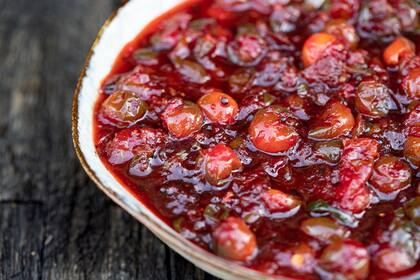 El chutney suele presentarse como una conserva espesa y agridulce de frutas, con una textura que se encuentra entre la de una conserva y la de una mermelada
