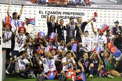 El Ciclón, otra vez campeón del fútbol argentino