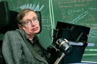 El día que Stephen Hawking advirtió sobre los peligros de contactar seres extraterrestres