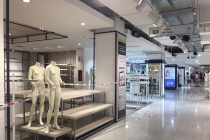 La tienda por departamentos chilena Falabella figura entre las empresas que anunciaron su retirada del mercado argentino.