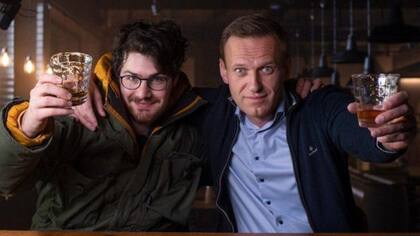 El cineasta canadiense Daniel Roher asegura que conocer a Navalny y hacer el documental lo cambió para siempre