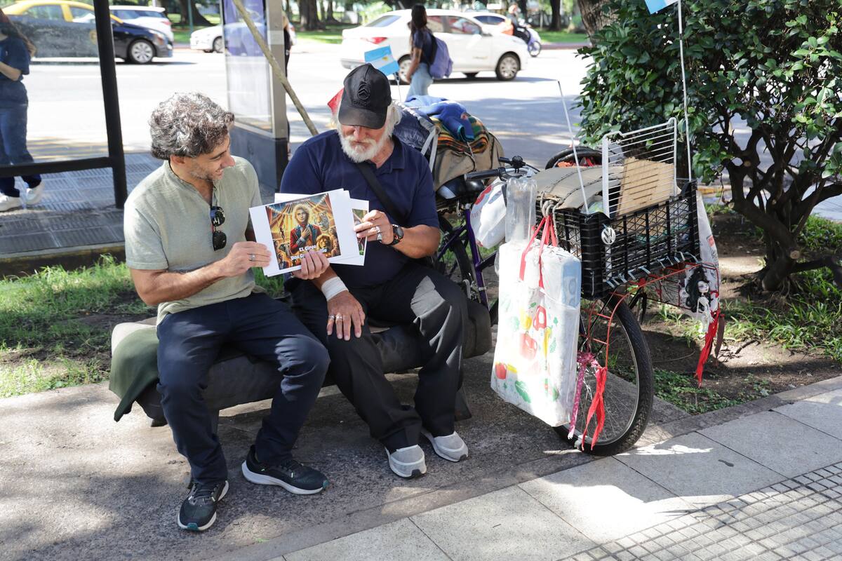 “El Circo de las Estrellas” es el libro infantil que narra las vivencias de Mario