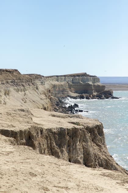 El circuito costero recorre acantilados y playas.