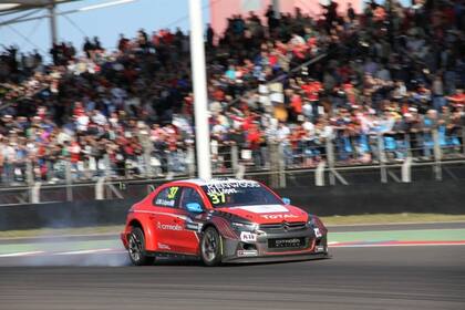 El Citroën C-Elysée de Pechito López, que hizo vibrar al público