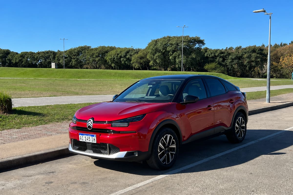 El Citroën C4 Hybrid MAX es la versión tope de gama del renovado crossover francés