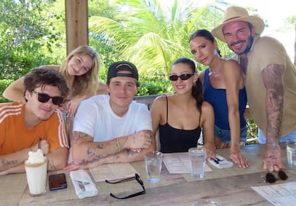 El clan Beckham unido para la Navidad de 2023
