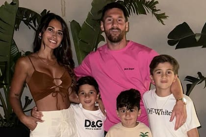 El clan Messi-Roccuzzo: Antonela, Mateo, Lionel, Ciro y Thiago (Foto: Instagram @leomessi)